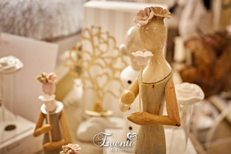 Dama in legno e porcellana con fiore - L'Infinito Bomboniere