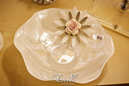 Svuotatasche in vetro con fiore in cristallo acrilico e rosa in capodimonte - Buba Design